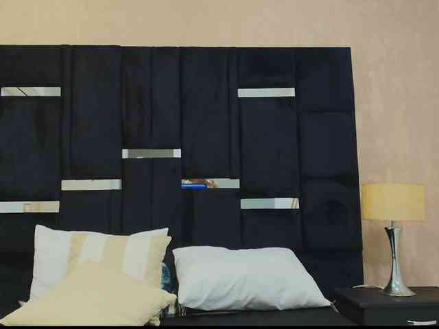 Lilith-rouse webcam