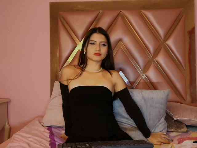 Lilith-rouse webcam