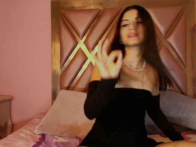 Lilith-rouse webcam