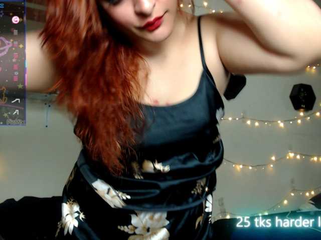 Sex chat gratuit in direct cu violettalynn pe BongaCams