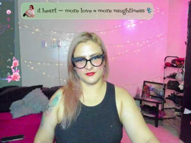 violettalynn live cam on BongaCams