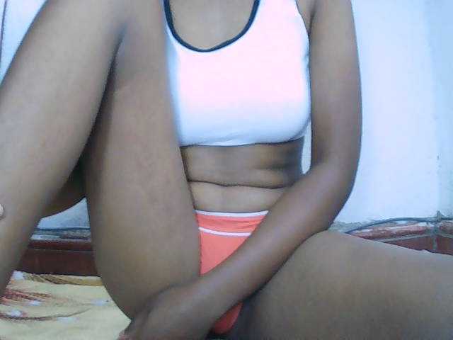 Elisa571 live cam on BongaCams