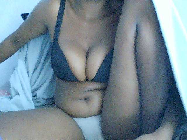 Elisa571 live cam on BongaCams