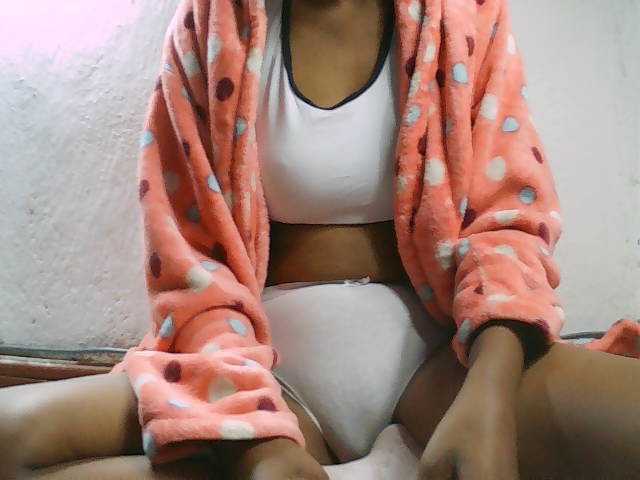 Elisa571 live cam on BongaCams