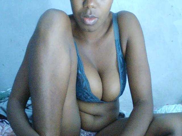 Elisa571 live cam on BongaCams