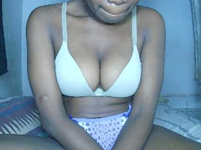 Elisa571 live cam on BongaCams