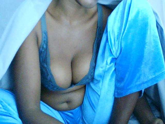 Elisa571 live cam on BongaCams