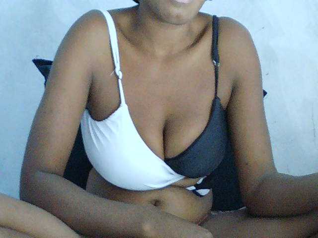 Elisa571 live cam on BongaCams