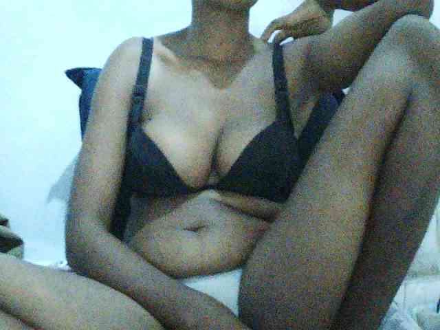 Elisa571 webcam