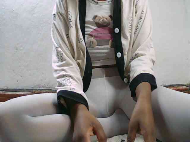 Elisa571 webcam