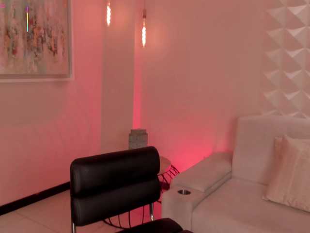 le modèle ChristineFord est en webcam porno dans un show sur le site bongacams, il possède les tags suivants: Latino/Hispanic,Brunette,Shaved