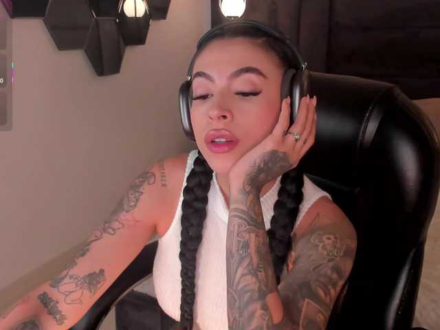 ChristineFord live cam on BongaCams