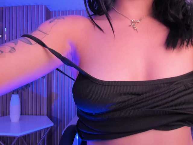 CelesteMoon live cam on BongaCams
