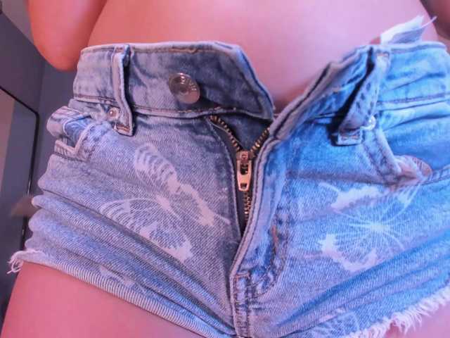 CelesteMoon's BongaCams show and profile