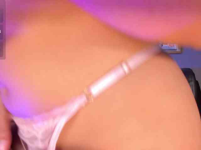 ScarlettBlaze webcam
