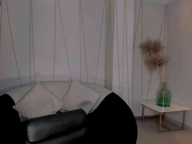 ScarlettBlaze webcam