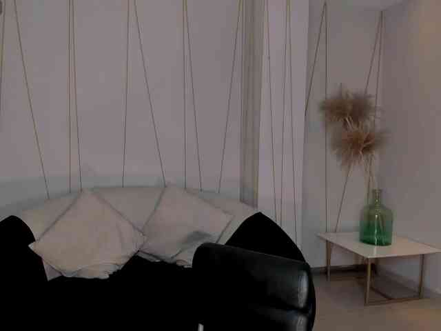ScarlettBlaze webcam