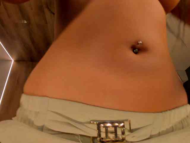 ScarlettBlaze webcam