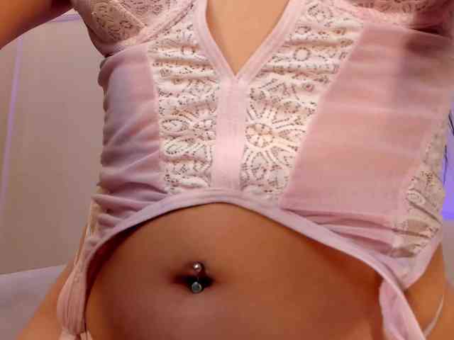 ScarlettBlaze webcam