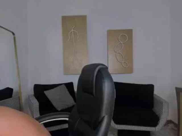 scarlettblaze's live room