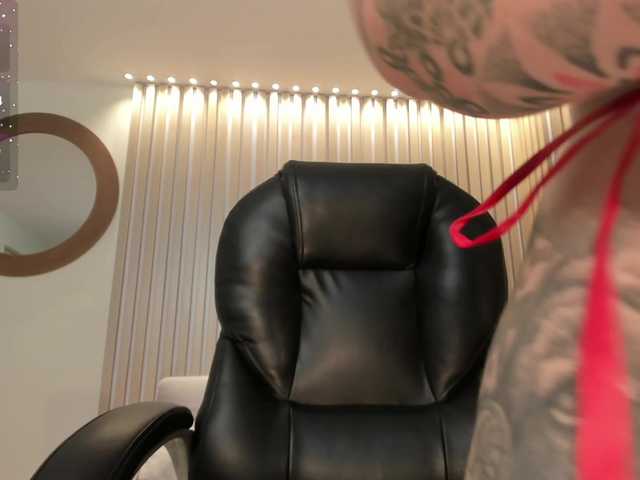 MadisonKane's BongaCams show and profile