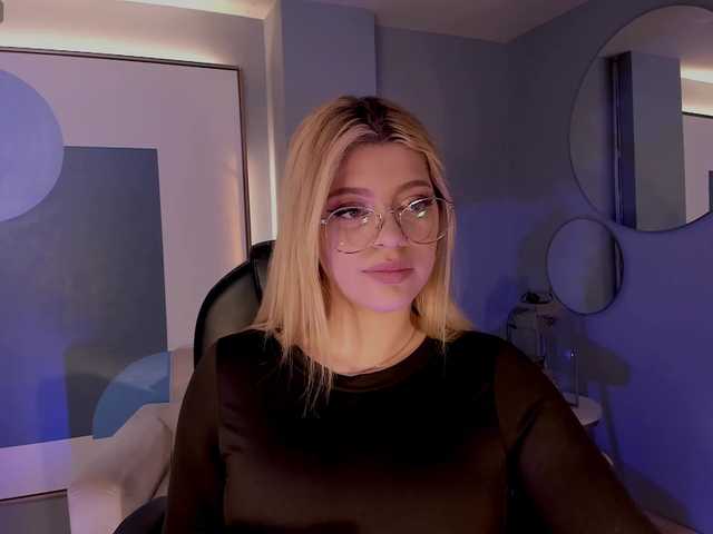 MadisonKane live cam on BongaCams