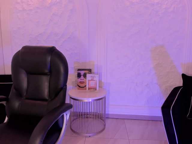 MadisonKane live cam on BongaCams