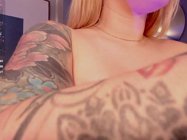 MadisonKane live cam on BongaCams