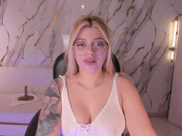 MadisonKane live cam on BongaCams