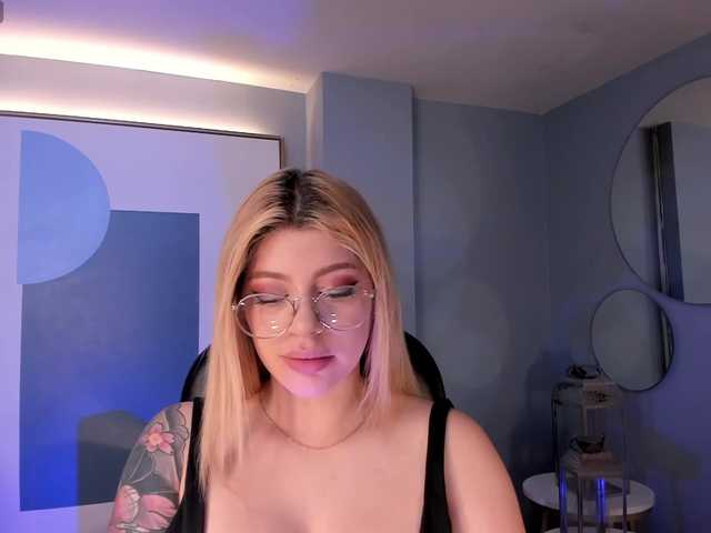 MadisonKane live cam on BongaCams