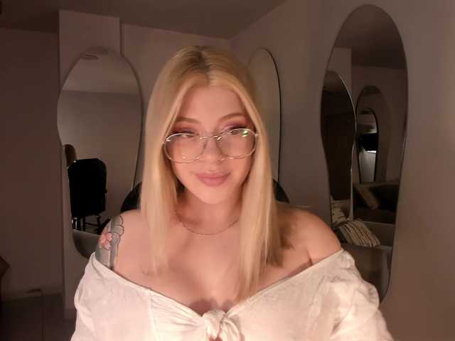 MadisonKane webcam
