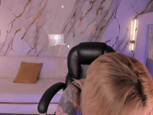 MadisonKane live cam on BongaCams