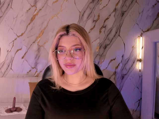 MadisonKane live cam on BongaCams