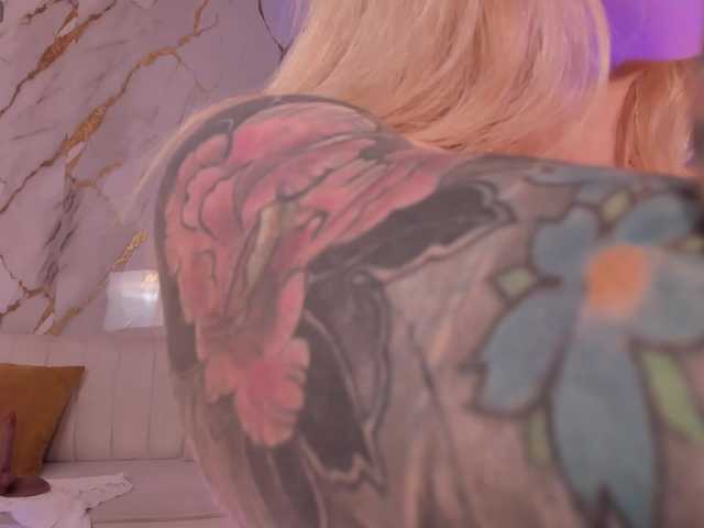 MadisonKane live cam on BongaCams