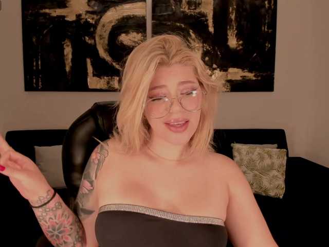 MadisonKane live cam on BongaCams