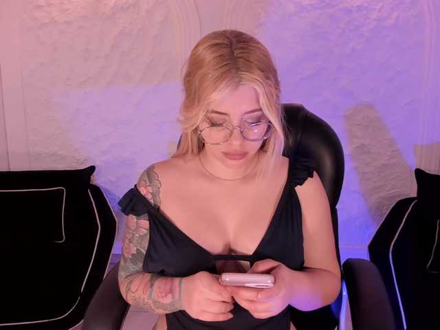 MadisonKane live cam on BongaCams
