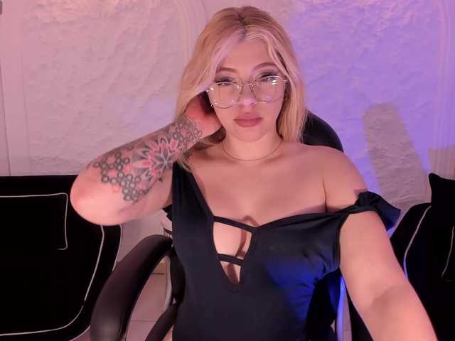 MadisonKane live cam on BongaCams