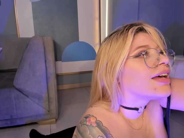 MadisonKane live cam on BongaCams