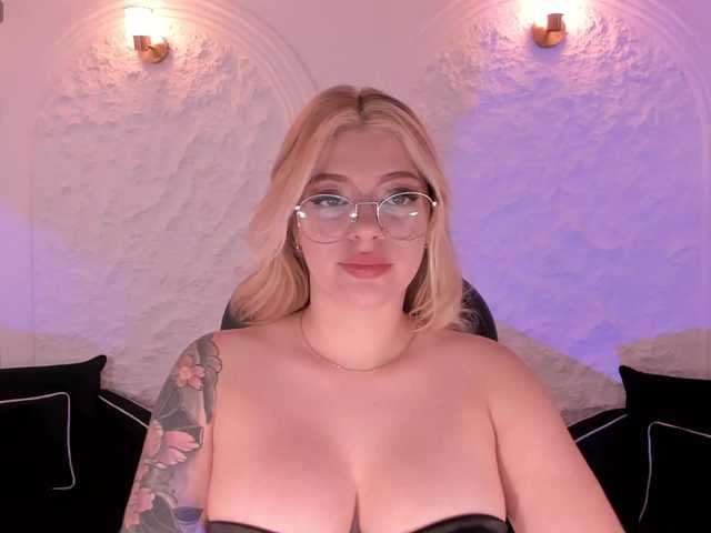 MadisonKane live cam on BongaCams