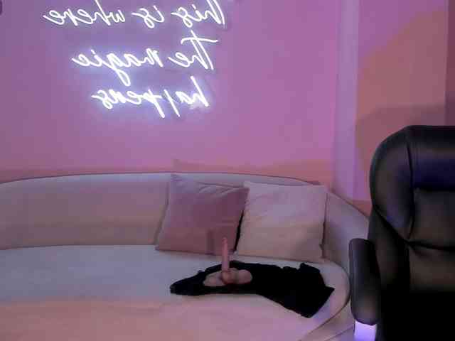 MadisonKane webcam