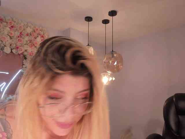 MadisonKane webcam