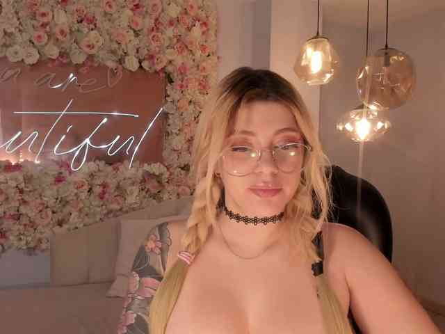 MadisonKane webcam