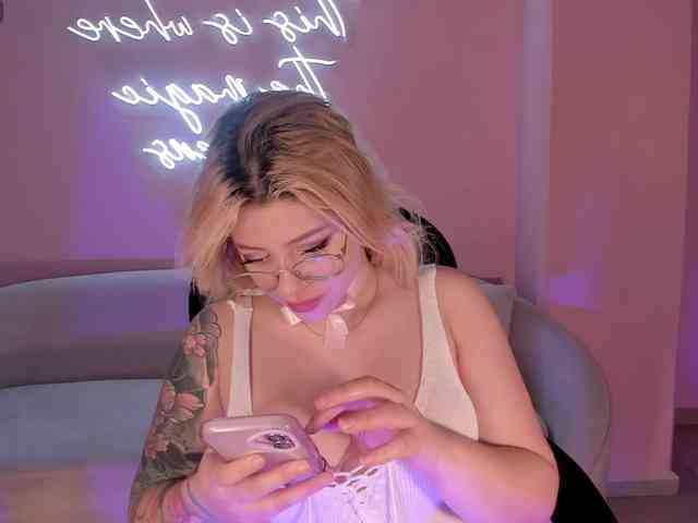 MadisonKane webcam