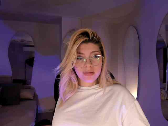 MadisonKane webcam