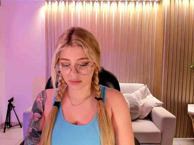 MadisonKane webcam
