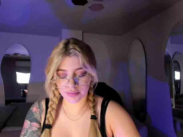 MadisonKane webcam