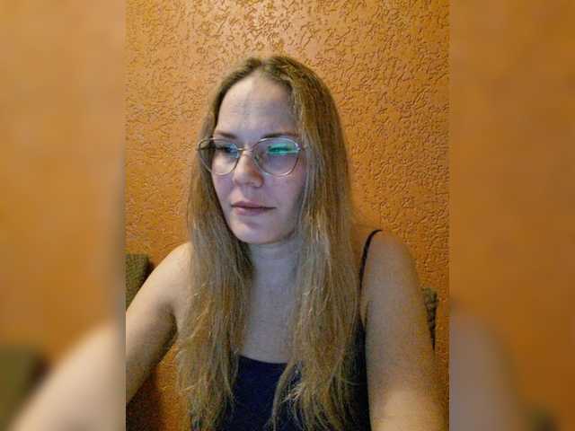 le modèle Sandra7896 est en webcam porno dans un show sur le site bongacams, il possède les tags suivants: White/Caucasian,Blonde,Shaved