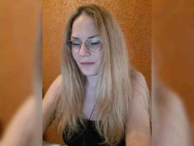 Mina_ webcam