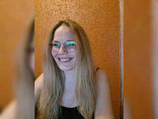 Mina_ webcam