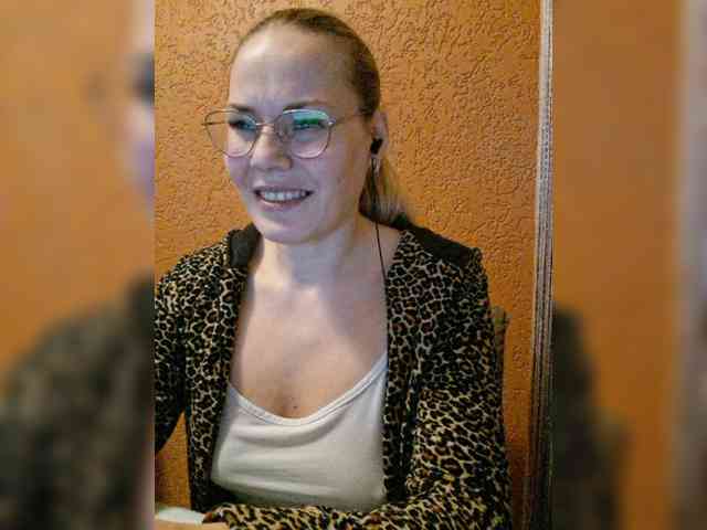 Mina_ webcam